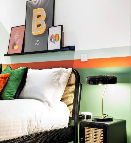 스탠다드 스튜디오, Your Apartment I Clifton Village