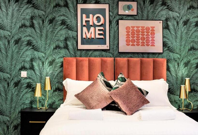 스탠다드 스튜디오, Your Apartment I Clifton Village