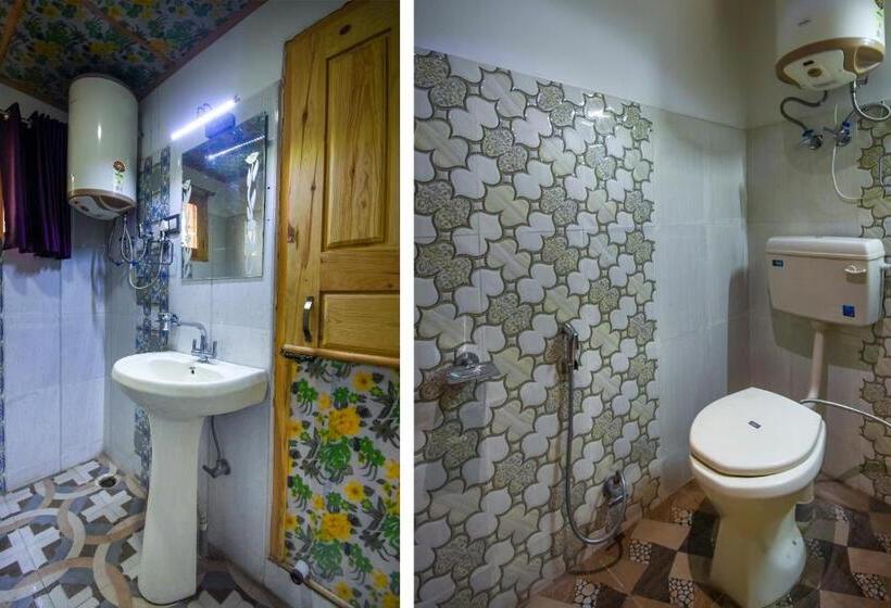 デラックストリプルルーム, Oyo 66476  Divine Kashmir