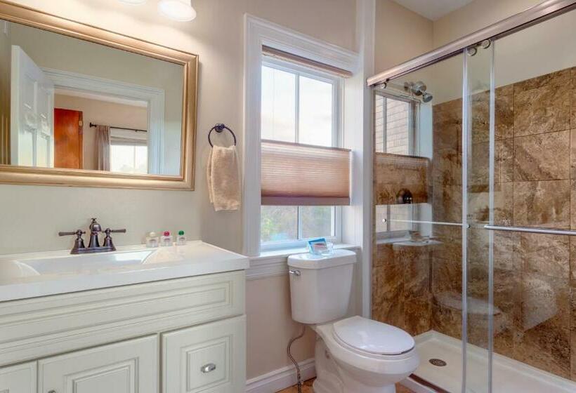 キングサイズベッドのスタンダードルーム, Avonlea