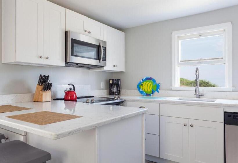 キングサイズベッドのスイートルーム, Avonlea