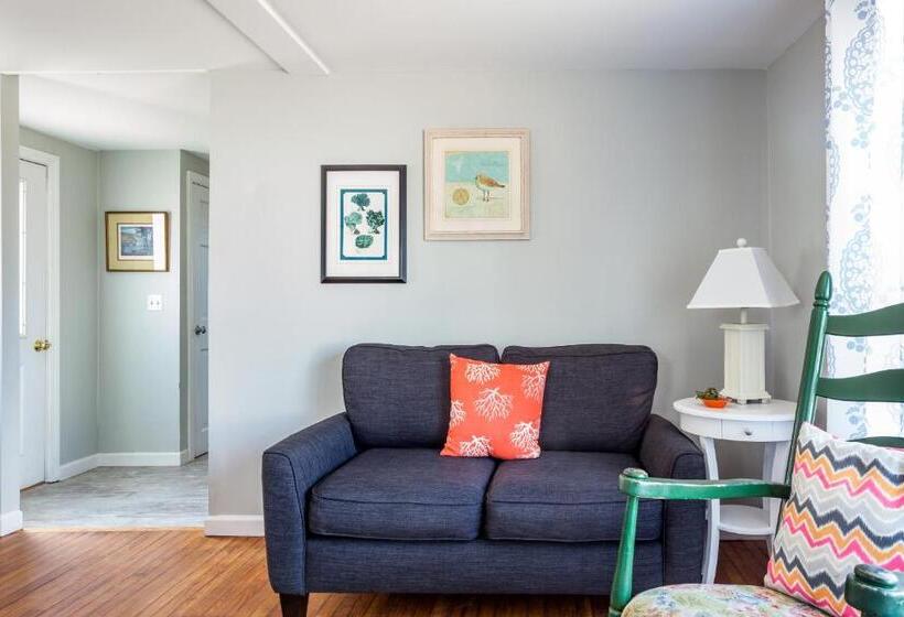 キングサイズベッドのスイートルーム, Avonlea