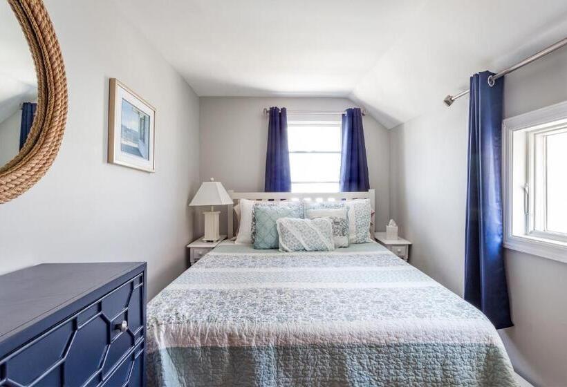 キングサイズベッドのスイートルーム, Avonlea