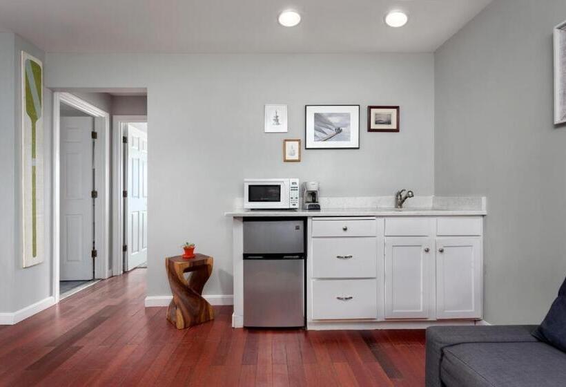 スイート(家族用), Avonlea