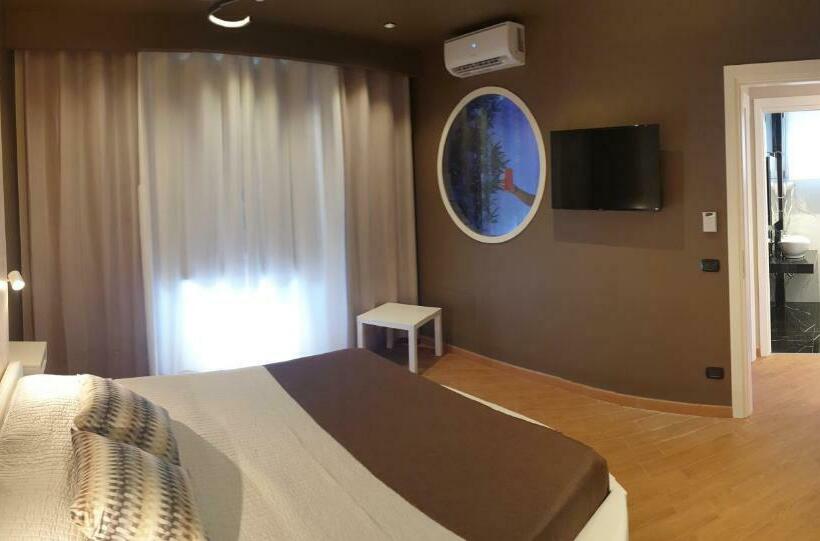 غرفة قياسية مزوَّدة بجاكوزي, Th Luxury Fly