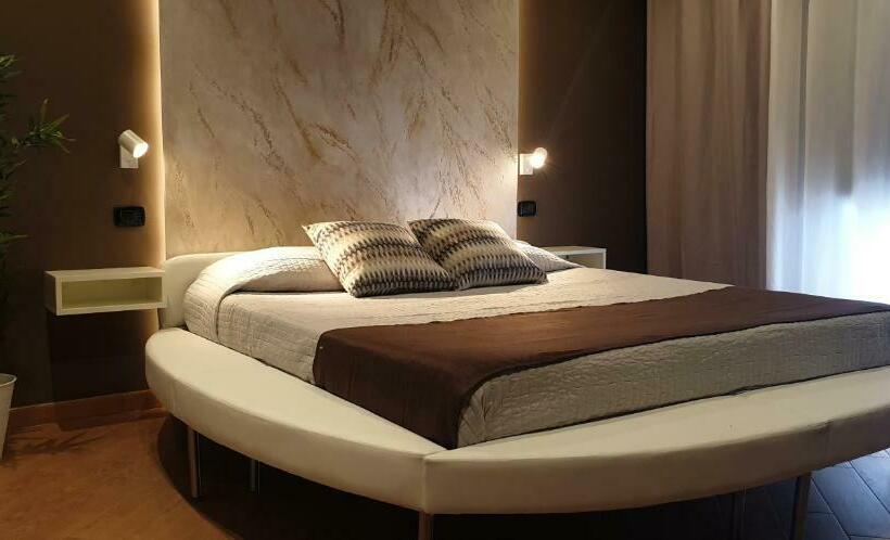 غرفة قياسية مزوَّدة بجاكوزي, Th Luxury Fly