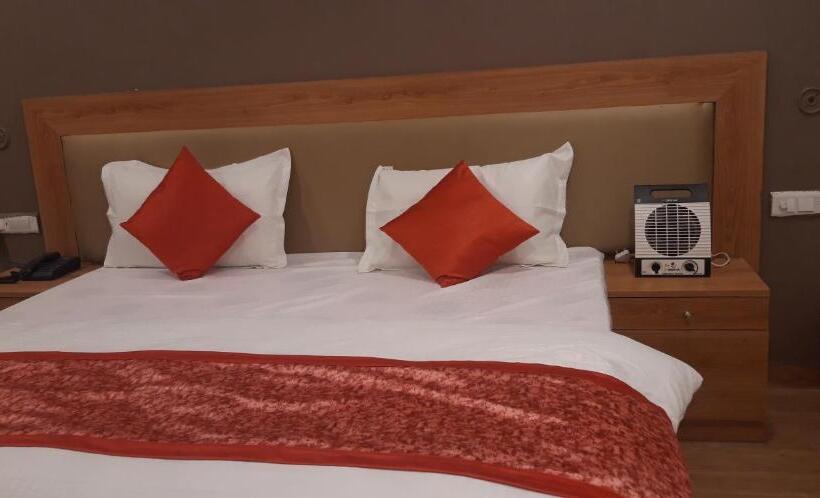 Номер Deluxe, Greenwood