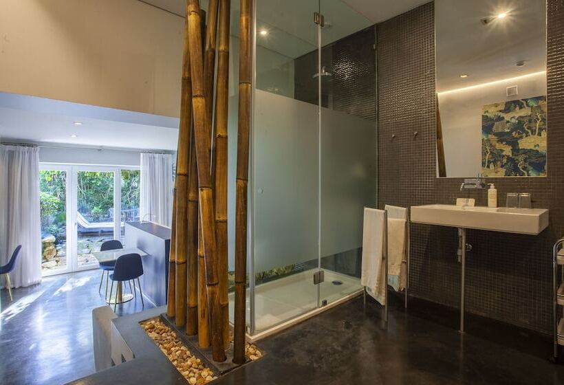 주니어 스위트 발코니, Casa Vela Boutique House