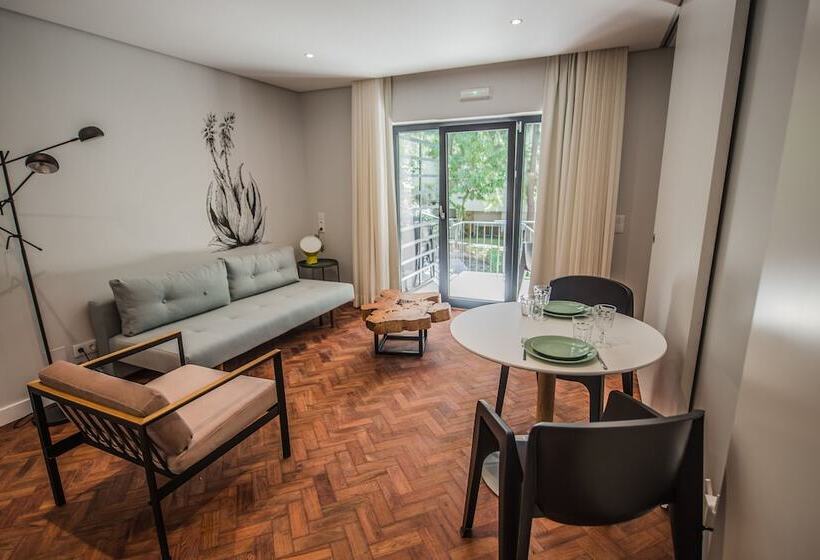 발코니가 있는 스위트, Casa Vela Boutique House