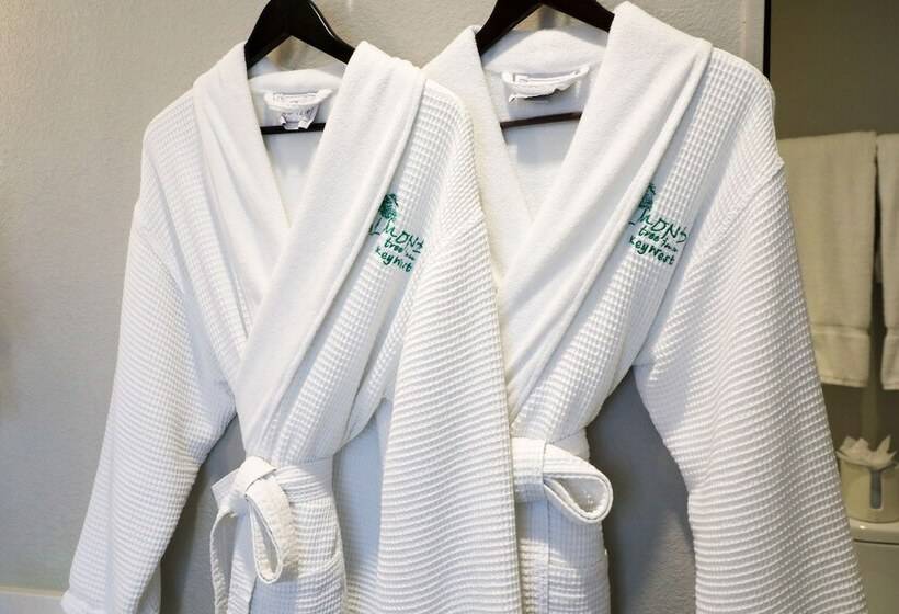 キングサイズベッドのスイートルーム, Almond Tree Inn  Adults Only