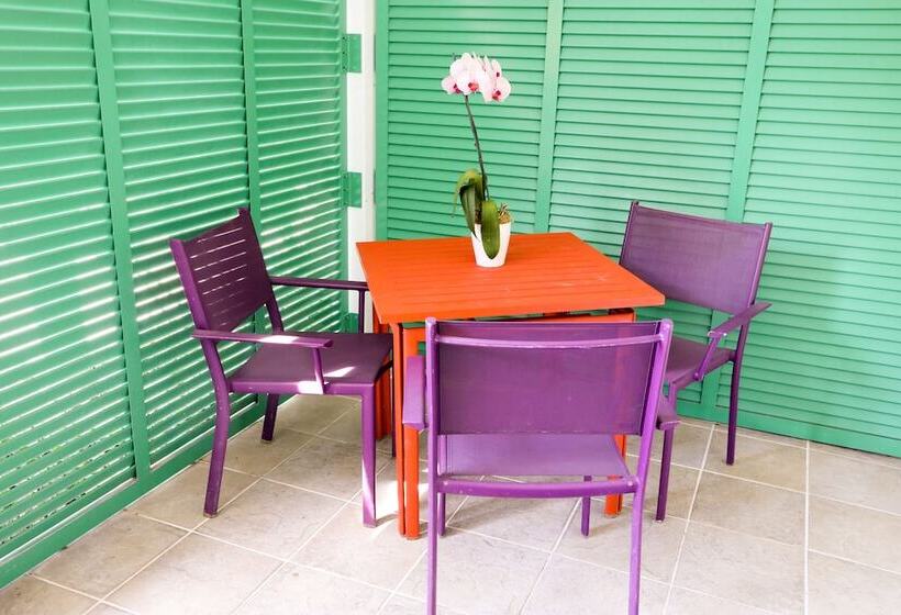 キングサイズベッドのスイートルーム, Almond Tree Inn  Adults Only