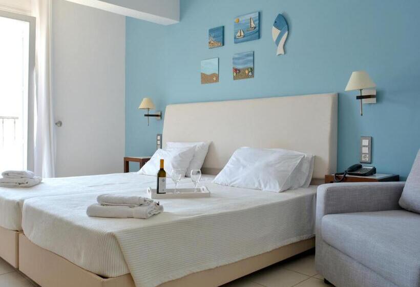 Трехместный Номер Стандарт с Балконом, Aretanassa