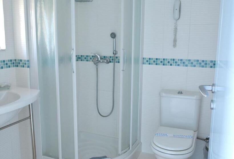 Полулюкс с Балконом, Aretanassa