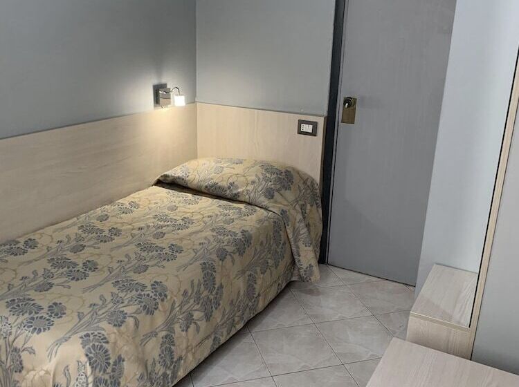 标准单人间, Citta Studi