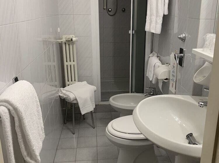 标准三人间, Citta Studi