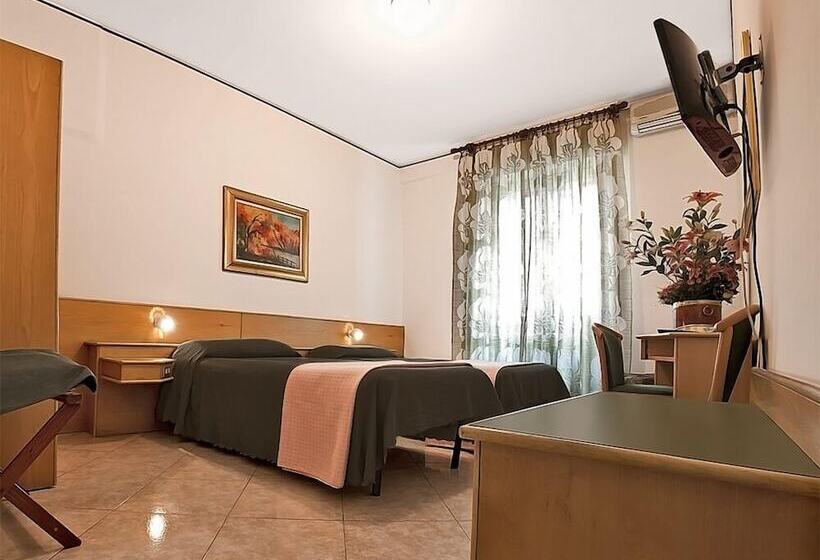 标准三人间, Citta Studi