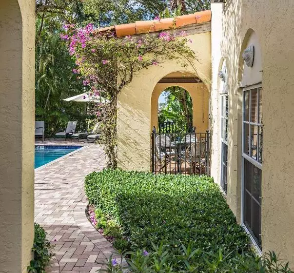 3 Bedroom Suite, Grandview Gardens