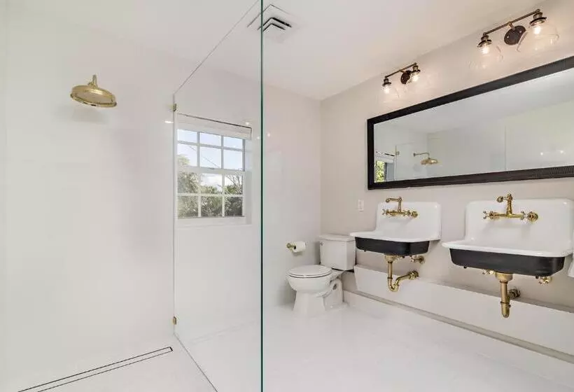 3 Bedroom Suite, Grandview Gardens