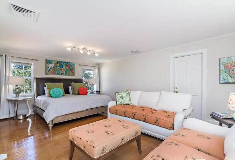 3 Bedroom Suite, Grandview Gardens