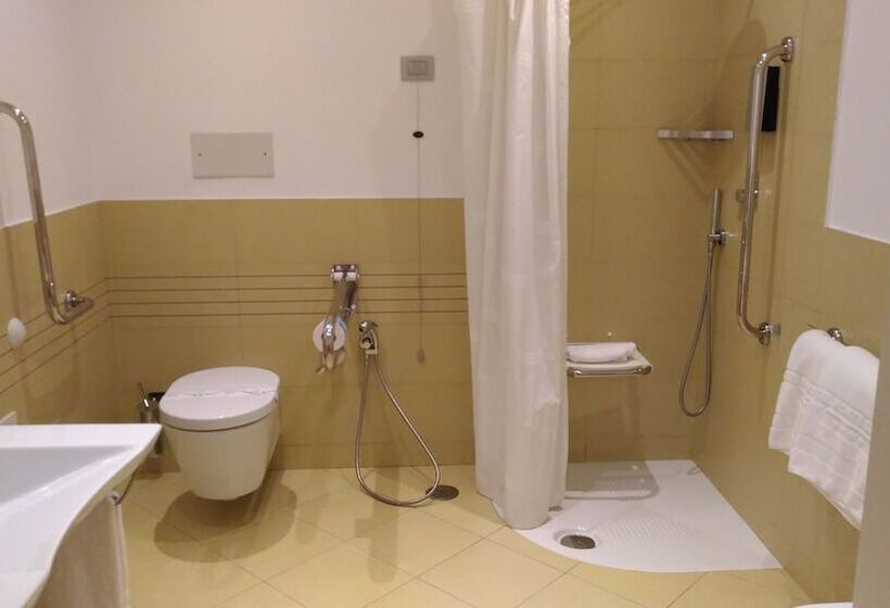 חדר סטנדרט מותאם לאדם עם מוגבלויות, Monte Sarago