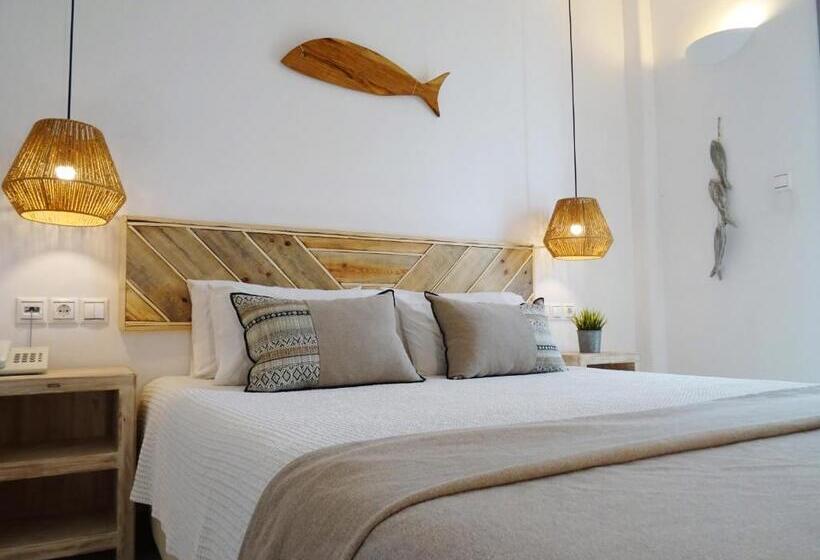 اتاق سوپریور با چشم‌انداز باغ, Paros Bay