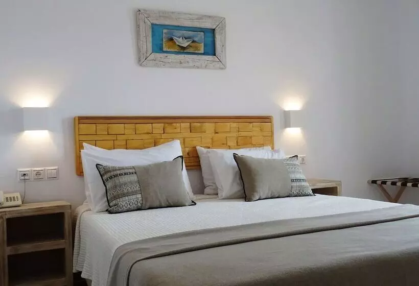 اتاق سوپریور با چشم‌انداز دریا, Paros Bay