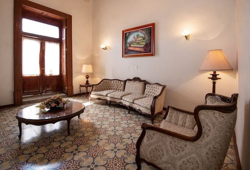 Номер Deluxe, Senorial