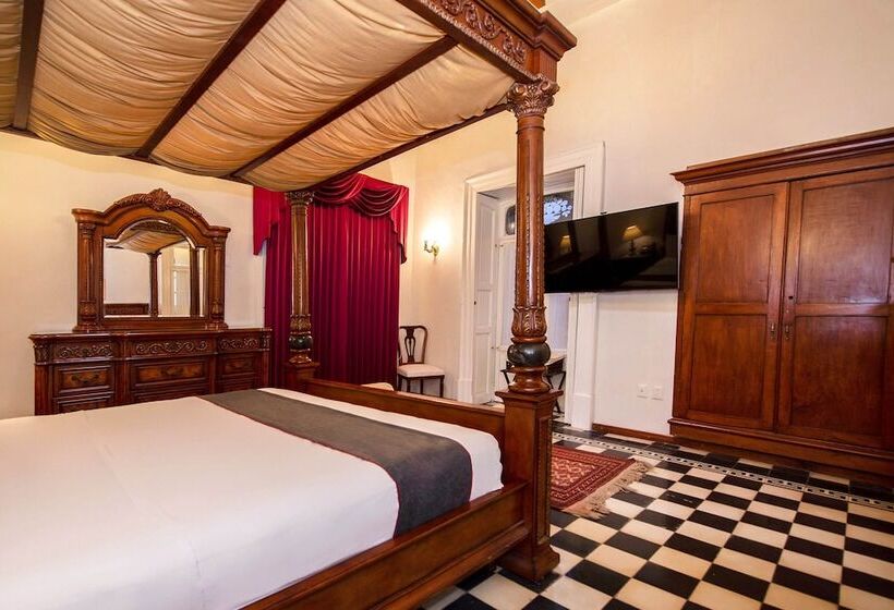 Номер Deluxe, Senorial