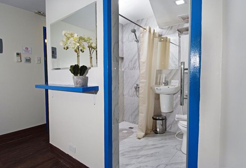 חדר משפחתי, Skyblue