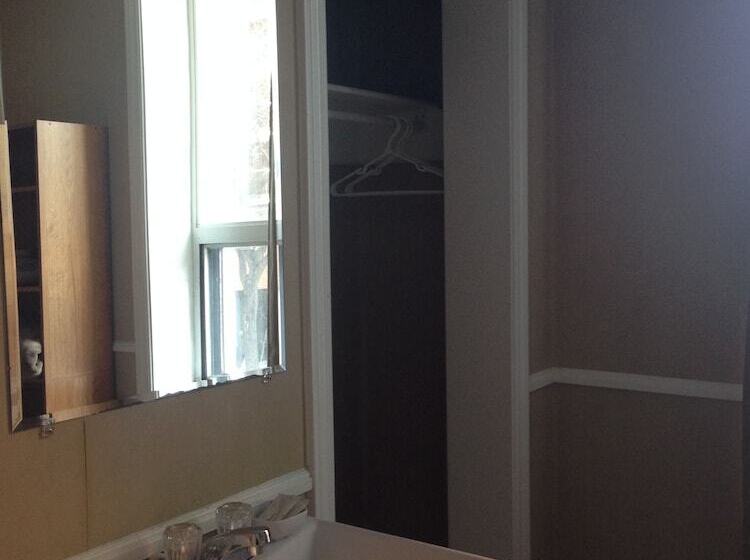 חדר סטנדרד יחיד חדר אמבטיה משותף, The Rex Hotel Jazz & Blues Bar