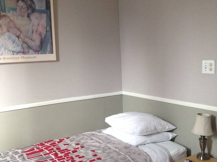 חדר סטנדרט יחיד, The Rex Hotel Jazz & Blues Bar