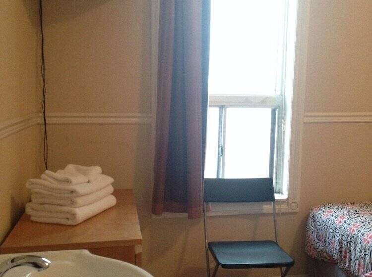 חדר בסיסי חדר אמבטיה משותף, The Rex Hotel Jazz & Blues Bar