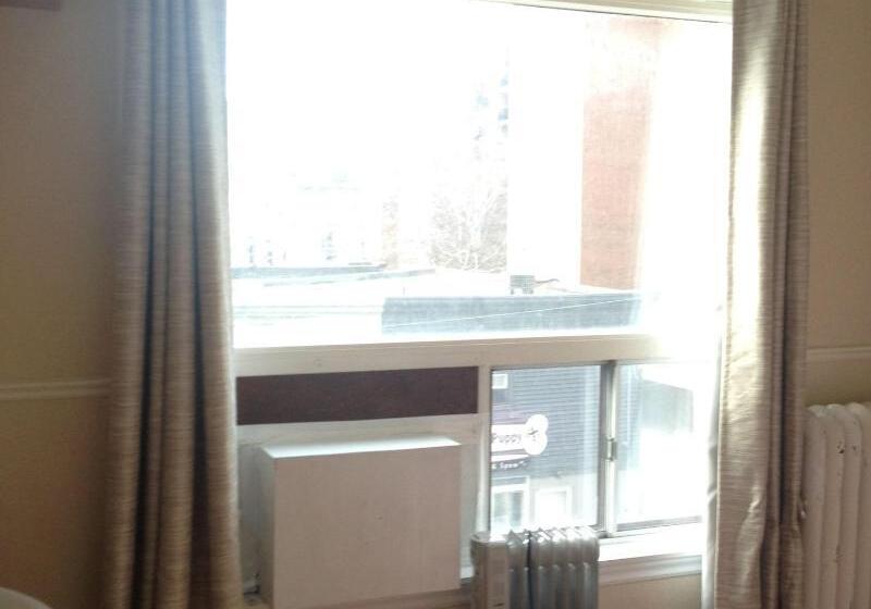 חדר סטנדרט יחיד, The Rex Hotel Jazz & Blues Bar