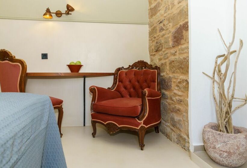 이코노미 룸, Voulamandis House