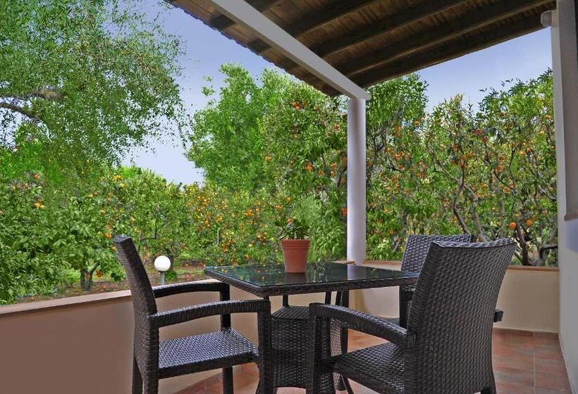 패밀리 아파트, Voulamandis House