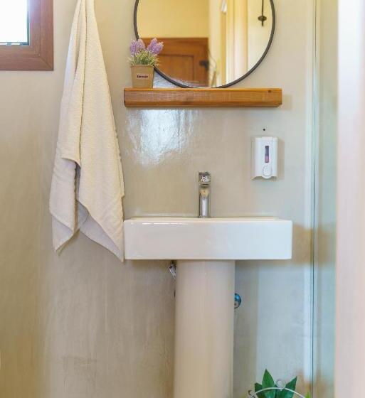 패밀리 아파트, Voulamandis House