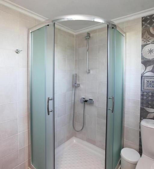 패밀리 아파트, Voulamandis House