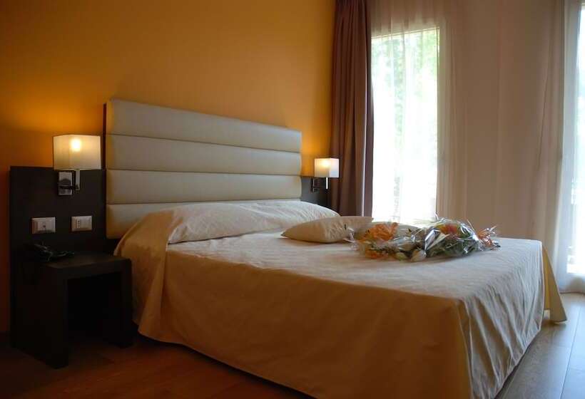 غرفة قياسية مزوَّدة بشُرفة, Zen Hotel Versilia