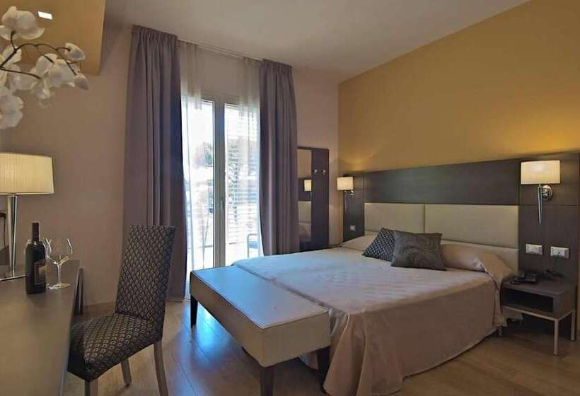 غرفة قياسية مزوَّدة بشُرفة, Zen Hotel Versilia