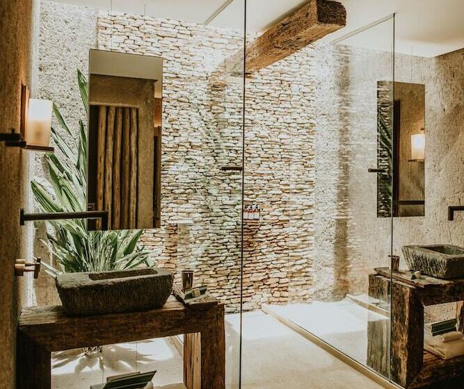 스위트, Kenoa Exclusive Beach Spa & Resort