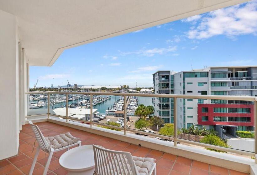 带3个卧室带海景的公寓, Mariners North Holiday Apartments