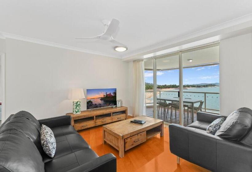 带3个卧室带海景的公寓, Mariners North Holiday Apartments