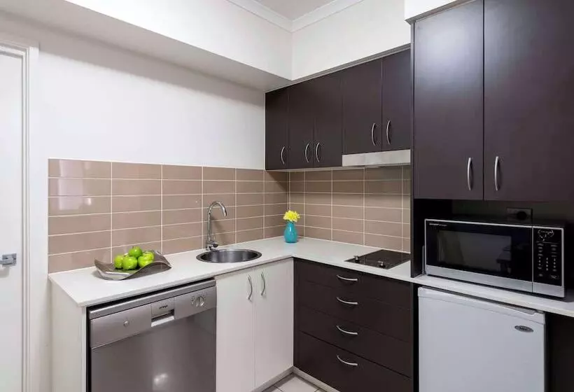 スタンダードスタジオ, Oaks Ipswich Aspire Suites