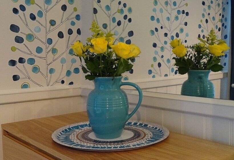 패밀리 룸, Spire House B&b