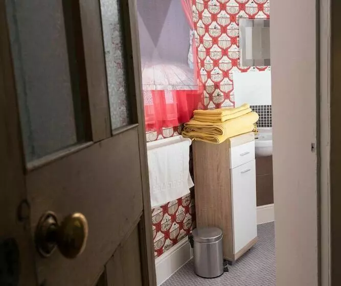 ファミリールーム, Spire House B&b