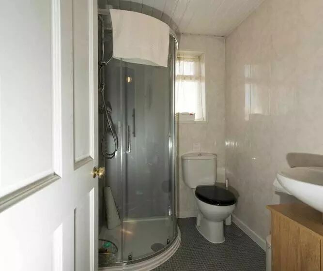 スタンダードトリプルルーム, Spire House B&b