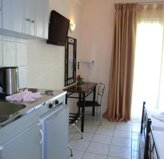 Standard-studio, Evelin