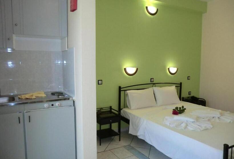 Standard-studio Parveke, Evelin