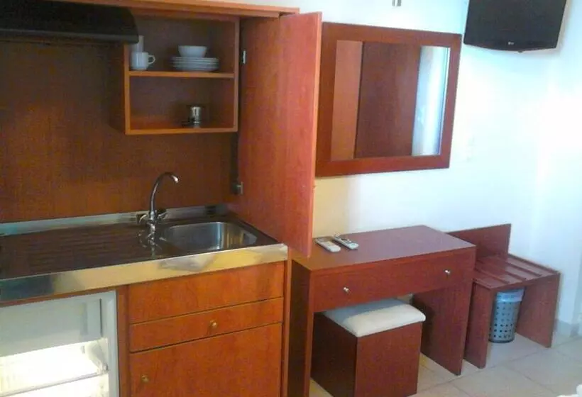 Chambre Standard Rez-de-chaussée, Frini