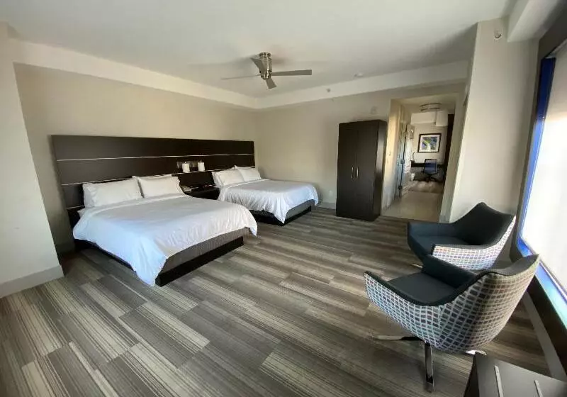 クイーンサイズベッドのスイートルーム, Holiday Inn Express Hotel & Suites El Dorado Hills, An Ihg